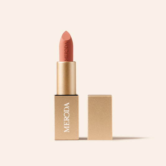 Velvet Dream Lipstick en teinte Perfect Nude avec un fini velours mat longue durée.