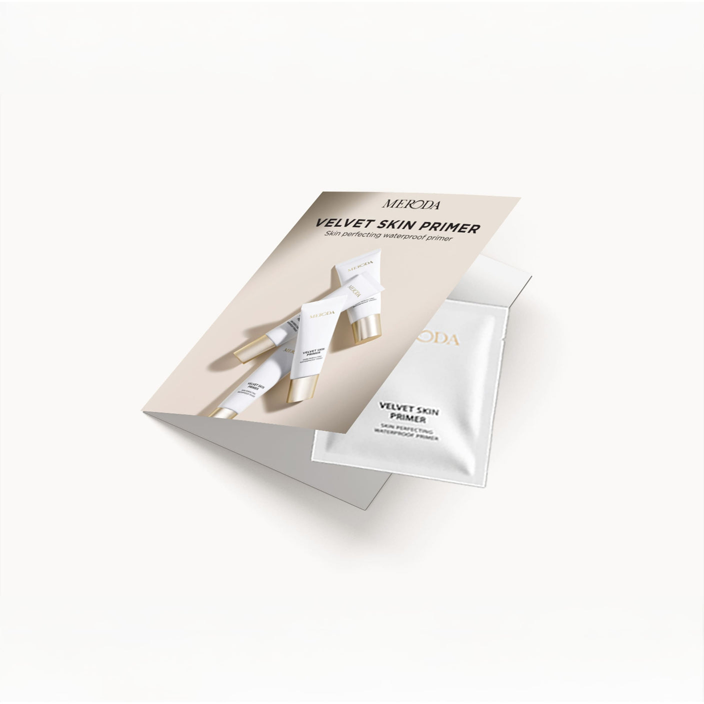 Sachet Velvet Skin Primer Sample 1.5 ml dans son dépliant Meroda pour une base lisse et veloutée.